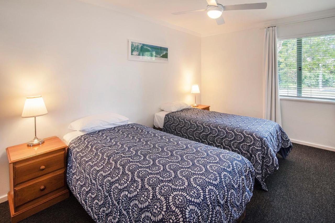 Bayshore Beachside Resort Дънсбъро Екстериор снимка