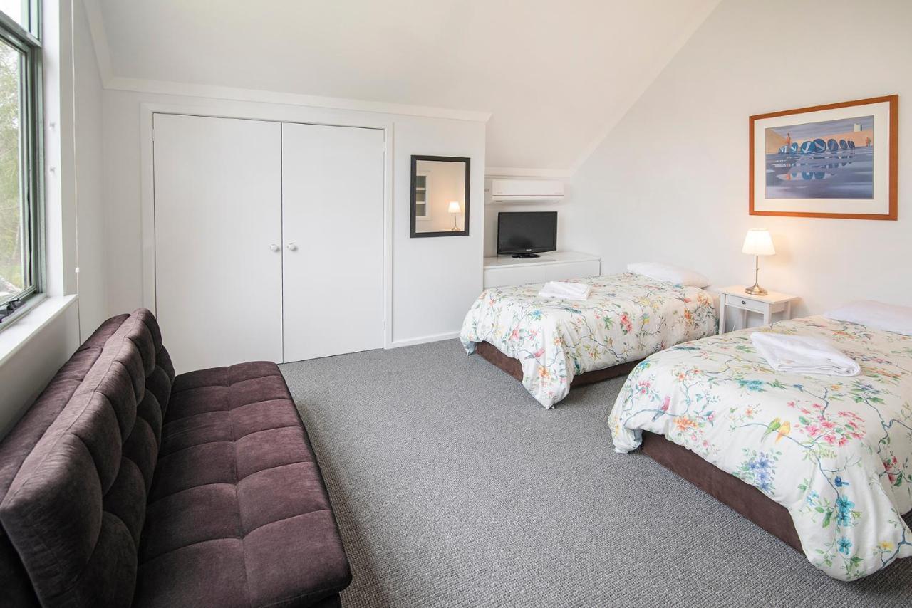 Bayshore Beachside Resort Дънсбъро Екстериор снимка