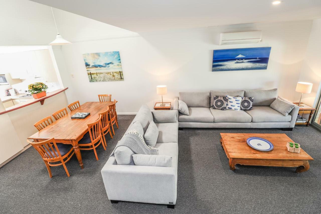 Bayshore Beachside Resort Дънсбъро Екстериор снимка