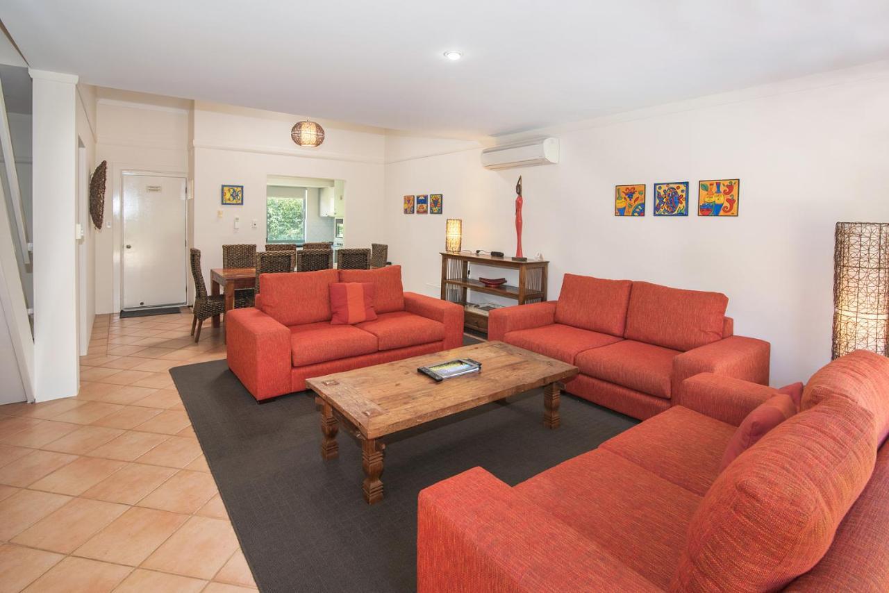 Bayshore Beachside Resort Дънсбъро Екстериор снимка